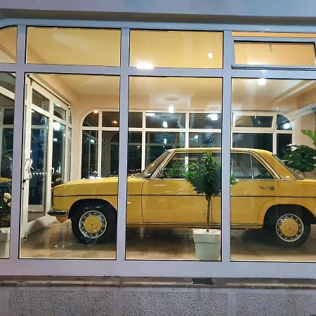 A Klub